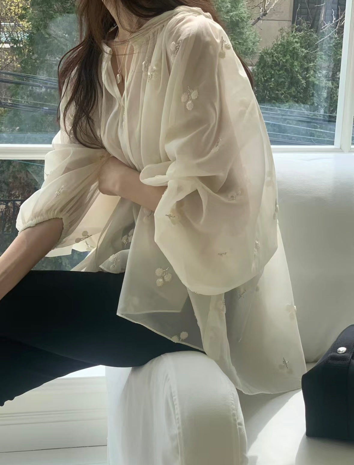 Léa 法式花影上衣
