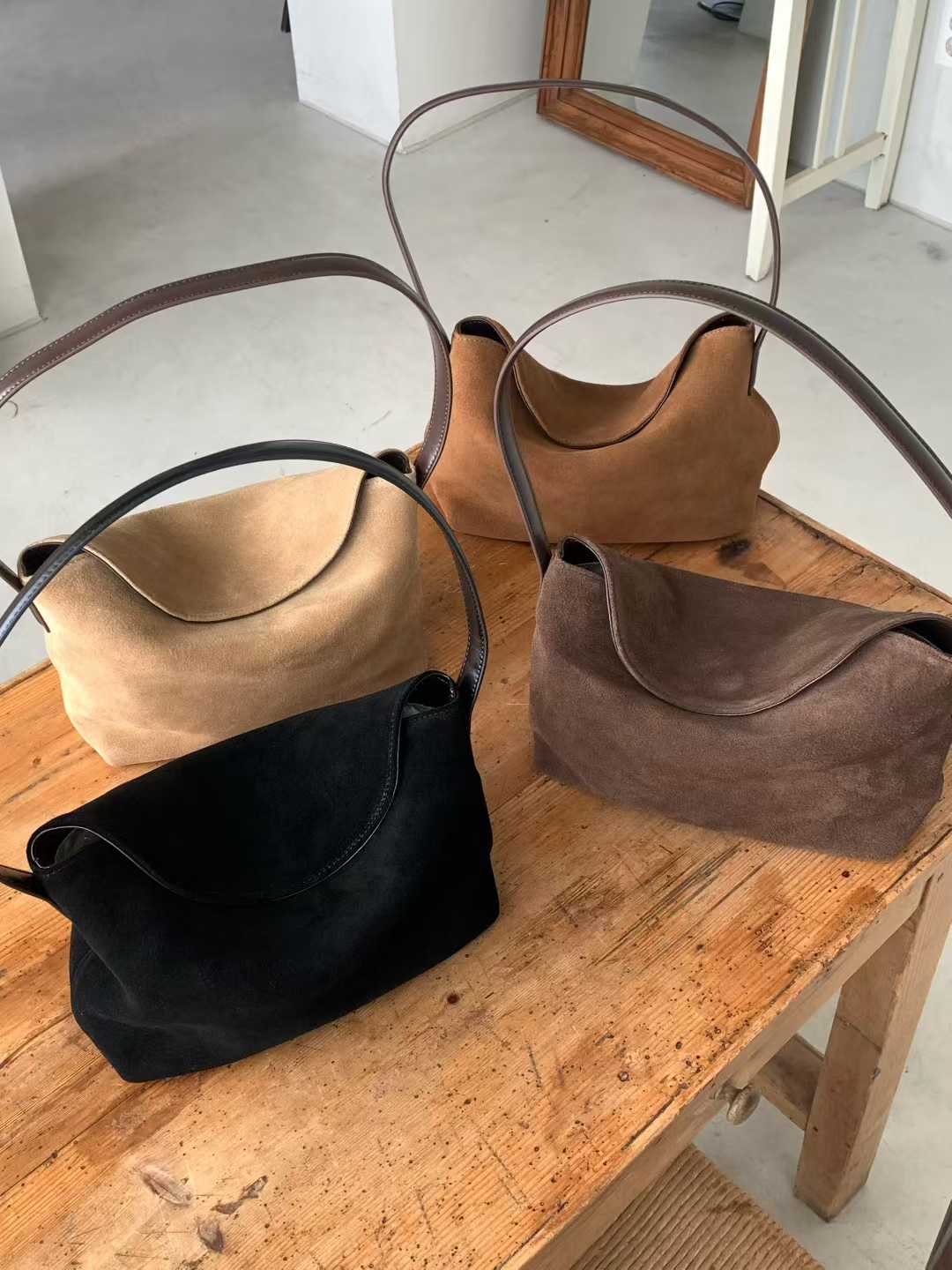 撞色肩帶麂皮包