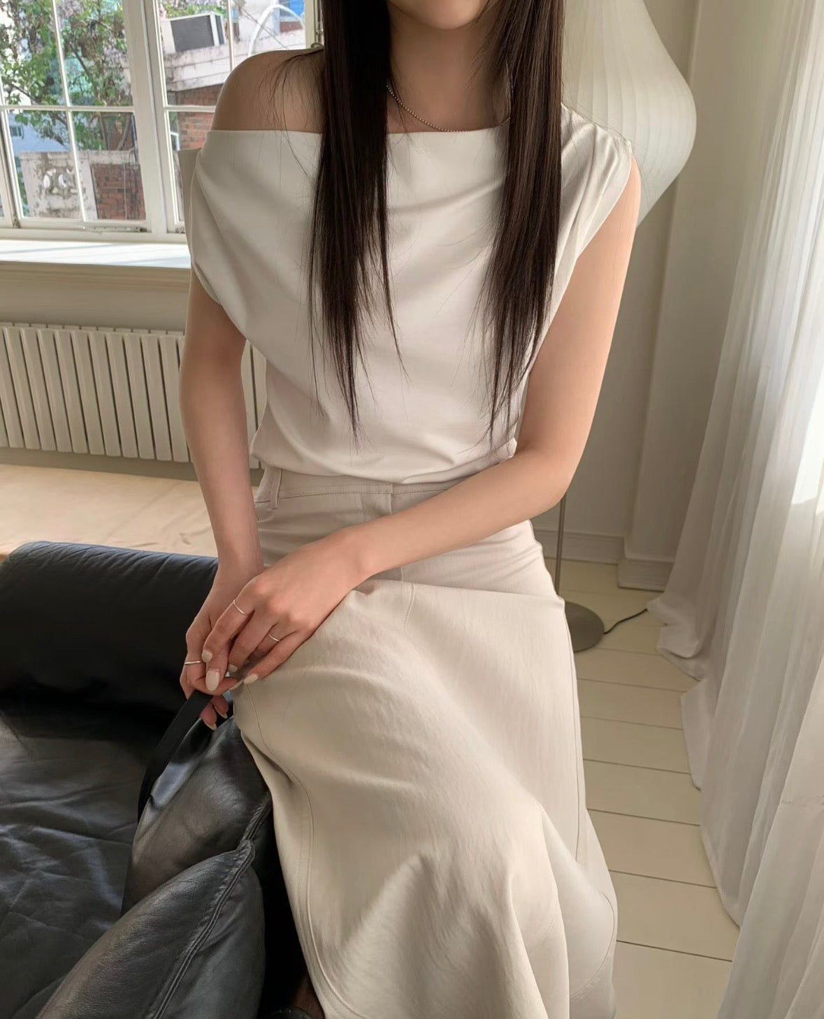輕奢垂墜斜肩上衣