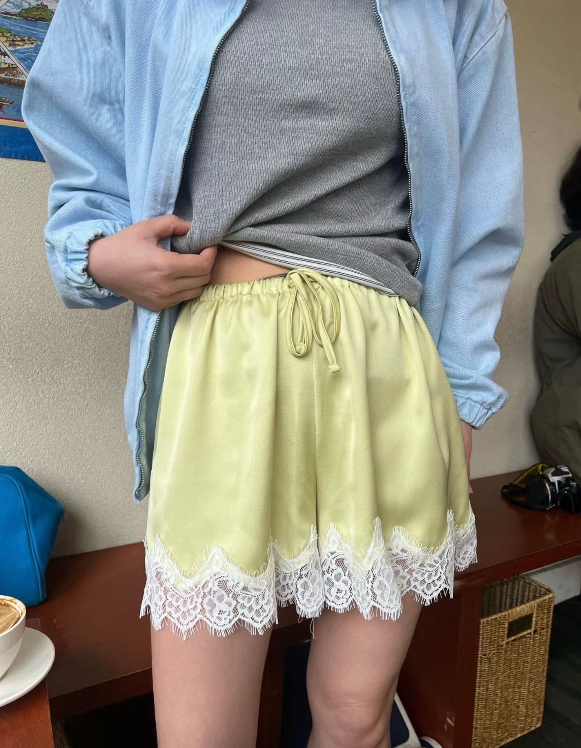 絲綢蕾絲短褲 現貨